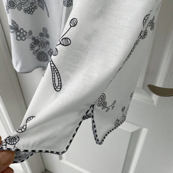 Aria - Lovely Vintage Lacey Sleeveless PJ Top & Cropped Pants Set - Picture 6 of 13